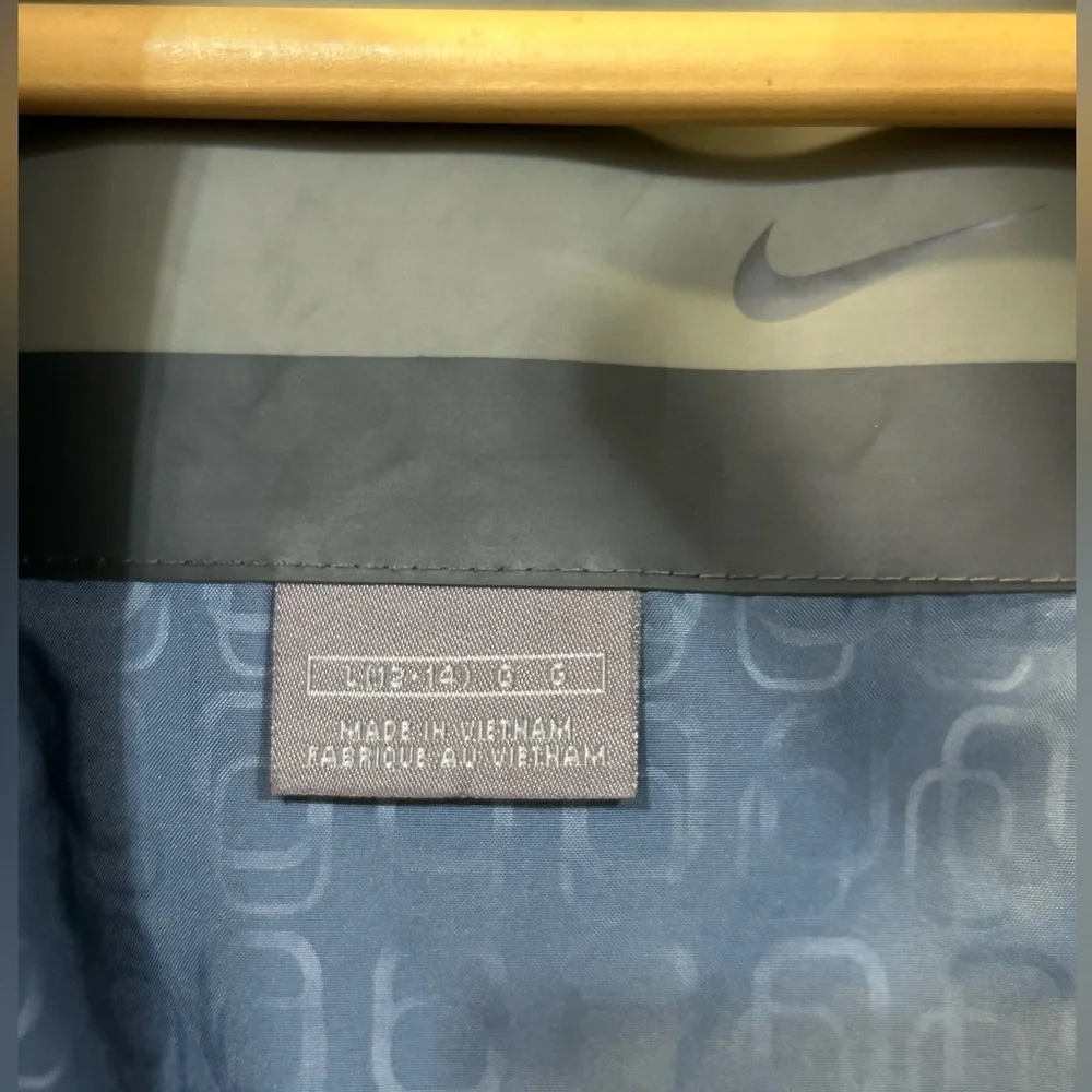 Nike Silver Puffer‎ Jacket